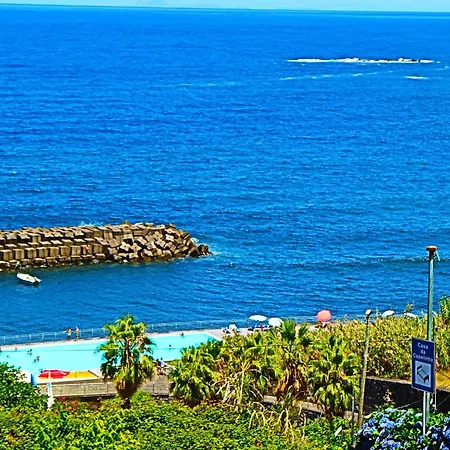 In Ponta Delgada, With Wonderful Sea View, Pool Access, Furnish São Vicente