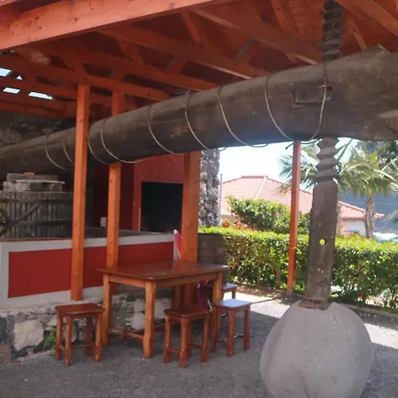 In Ponta Delgada, With Wonderful Sea View, Pool Access, Furnish * São Vicente